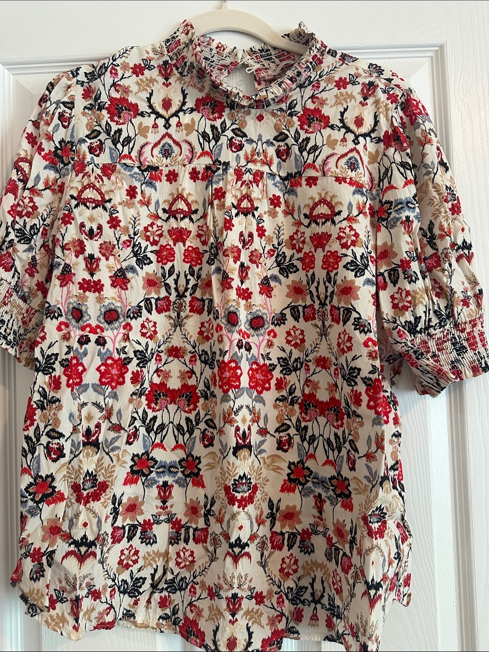 LOFT Cream Floral Puff-Sleeve Blouse with Red and Navy Accents